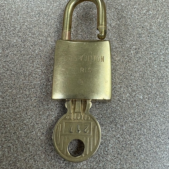 LV Lock & Key Number 217 - Authentic - Picture 7 of 7